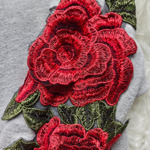 Brooklyn Karma 3D Floral Sliced Sweatshirt, SIZE Medium - Picture 3 of 6